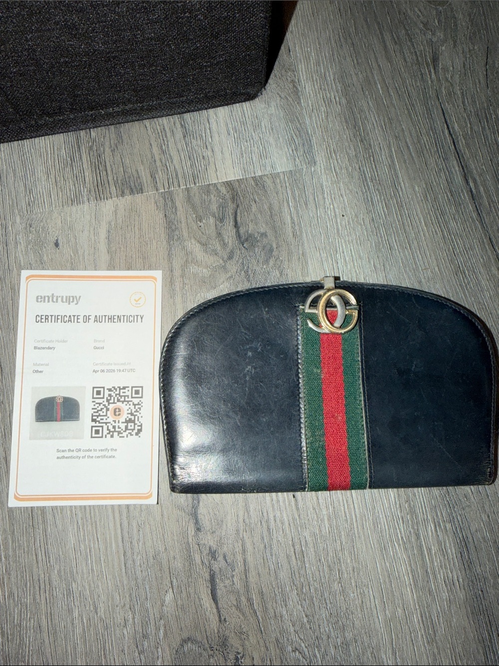 AUTHENTICATED Gucci Sherry Line Vintage Leather Clutch